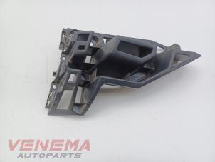Usados Soporte de parachoques izquierda detrás Peugeot 3008 II (M4/MC/MJ/MR) 1.2 12V e-THP PureTech 130 Precio € 19,99 Norma de margen ofrecido por Venema Autoparts