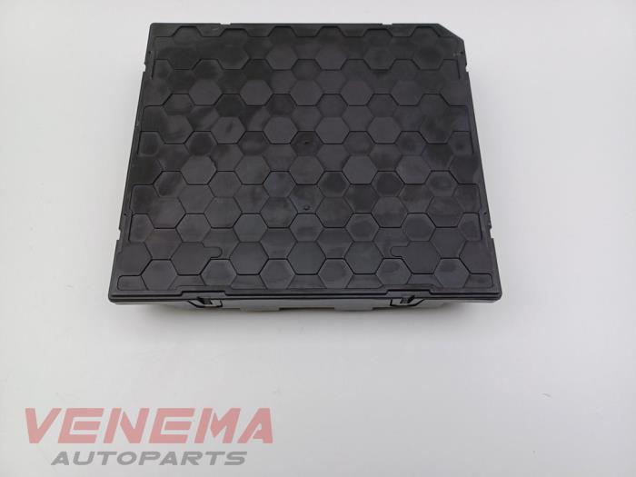 Used Body control computer Volkswagen Golf VIII (CD1) 1.0 eTSI 12V Price € 144,99 Margin scheme offered by Venema Autoparts