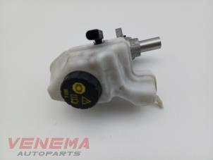 Usagé Cylindre de frein principal Volkswagen Golf VIII (CD1) 1.0 eTSI 12V Prix € 44,99 Règlement à la marge proposé par Venema Autoparts
