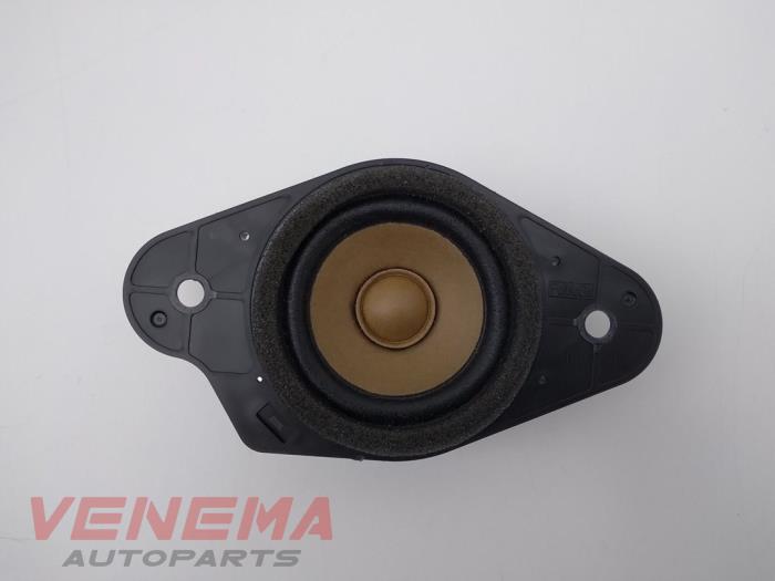 Używane Glosnik Ford Fiesta 7 1.0 EcoBoost 12V 100 Cena € 14,99 Procedura marży oferowane przez Venema Autoparts