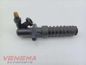 Usados Embrague cilindro maestro Peugeot 3008 II (M4/MC/MJ/MR) 1.2 12V e-THP PureTech 130 Precio € 29,99 Norma de margen ofrecido por Venema Autoparts
