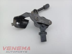 Usados Medidor de altura de xenón Peugeot 3008 II (M4/MC/MJ/MR) 1.2 12V e-THP PureTech 130 Precio € 34,99 Norma de margen ofrecido por Venema Autoparts