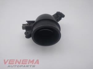 Luftmengenmesser van een Ford Focus 3 Wagon 1.0 Ti-VCT EcoBoost 12V 125 2017