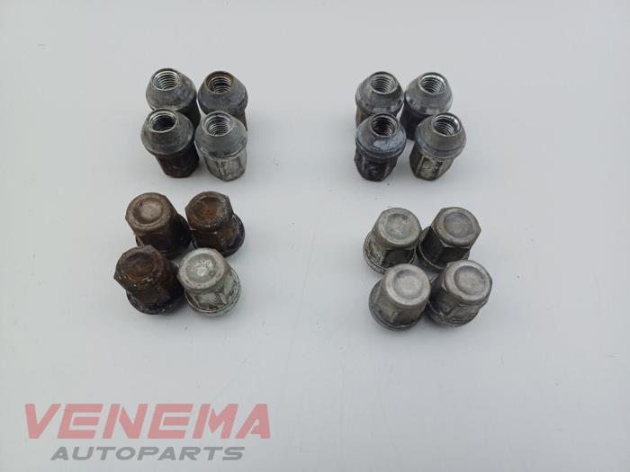 Gebrauchte Radmuttern Set Ford Fiesta 7 1.0 EcoBoost 12V 100 Preis € 24,99 Margenregelung angeboten von Venema Autoparts