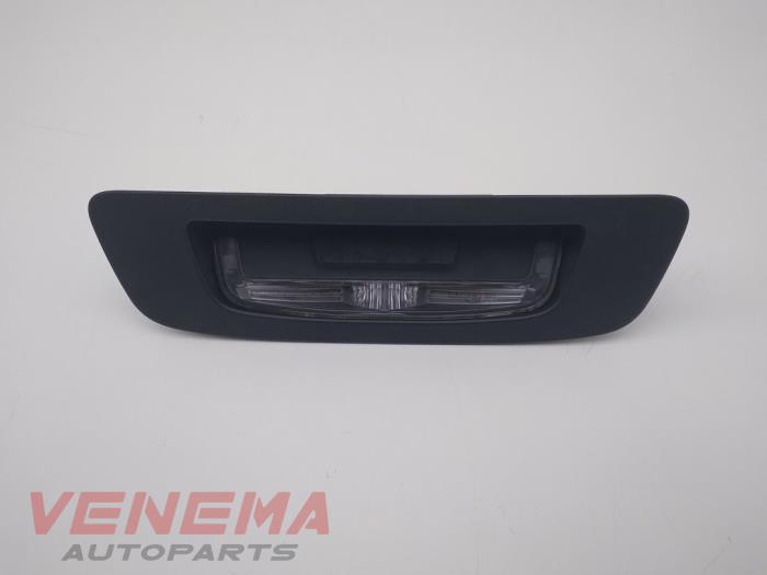Begagnade Handtag, baklucka Opel Astra K Sports Tourer 1.6 BiTurbo CDTI 16V Pris € 19,99 Marginaltabell erbjuds av Venema Autoparts
