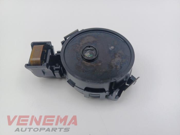 Begagnade Regnsensor BMW 5 serie (F10) 550i V8 32V TwinPower Turbo Pris € 74,99 Marginaltabell erbjuds av Venema Autoparts