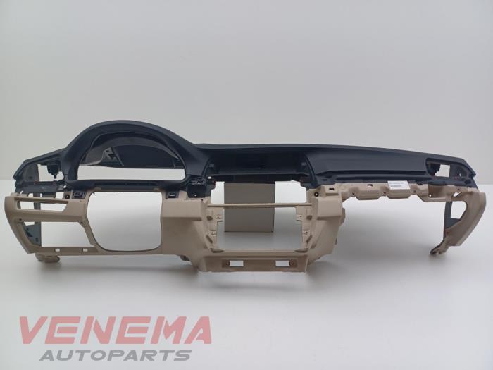 Używane Panel BMW 5 serie (F10) 550i V8 32V TwinPower Turbo Cena € 199,99 Procedura marży oferowane przez Venema Autoparts