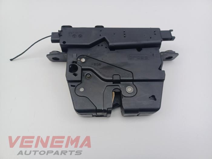 Tailgate boot lock motor