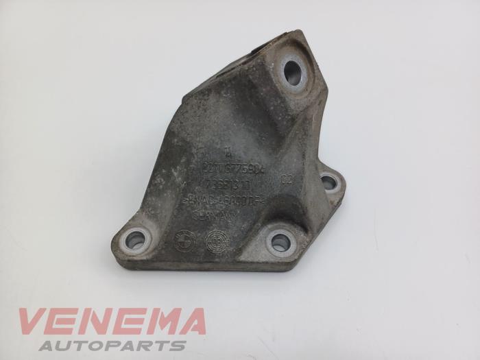 Used Engine mount BMW 5 serie (F10) 550i V8 32V TwinPower Turbo Price € 39,99 Margin scheme offered by Venema Autoparts