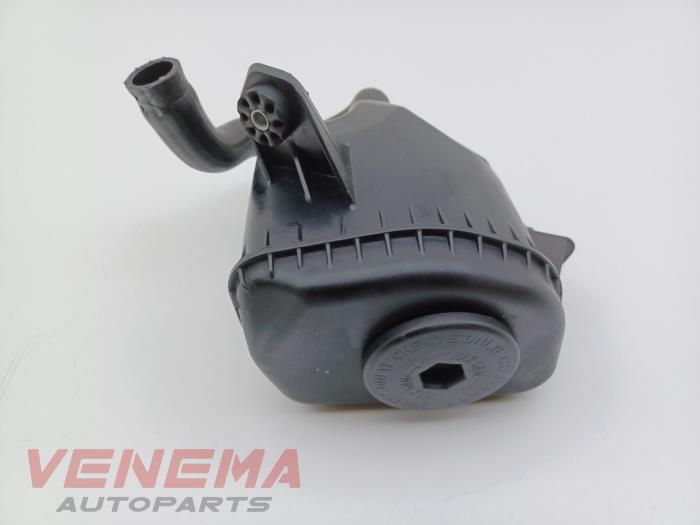 Begagnade Styrservotank BMW 5 serie (F10) 550i V8 32V TwinPower Turbo Pris € 34,99 Marginaltabell erbjuds av Venema Autoparts
