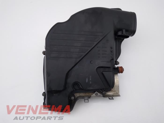 Gebrauchte Luftfiltergehäuse BMW 5 serie (F10) 550i V8 32V TwinPower Turbo Preis € 74,99 Margenregelung angeboten von Venema Autoparts