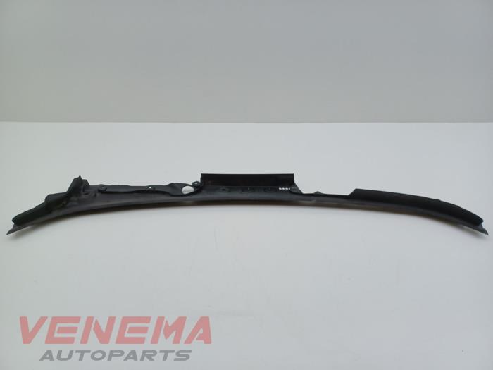 Używane Parawan BMW 5 serie (F10) 550i V8 32V TwinPower Turbo Cena € 39,99 Procedura marży oferowane przez Venema Autoparts