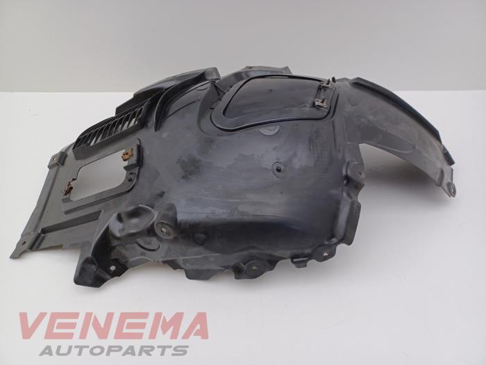 Używane Nadkole BMW 5 serie (F10) 550i V8 32V TwinPower Turbo Cena € 19,99 Procedura marży oferowane przez Venema Autoparts