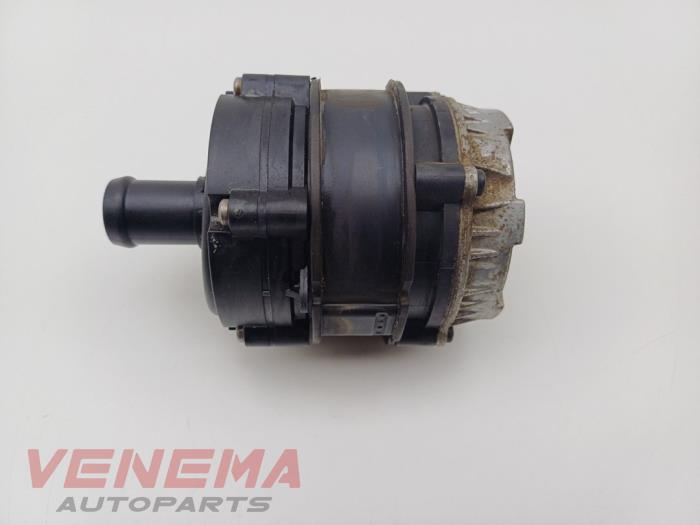 Begagnade Vattenpump Volkswagen Golf VII (AUA) 1.4 GTE 16V Pris € 14,99 Marginaltabell erbjuds av Venema Autoparts