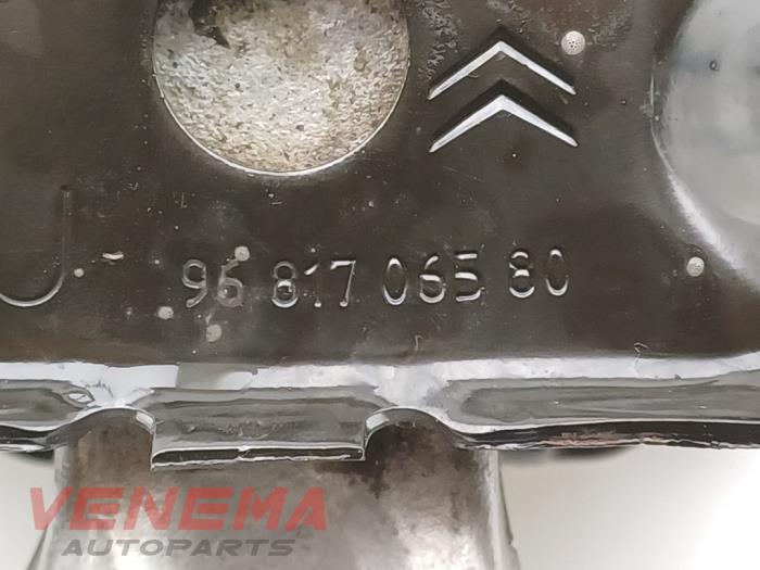 Engine mount from a Peugeot 208 I (CA/CC/CK/CL) 1.2 12V e-THP PureTech 110 2017
