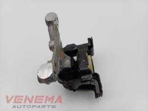 Engine mount from a Peugeot 208 I (CA/CC/CK/CL) 1.2 12V e-THP PureTech 110 2017