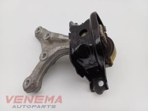 Engine mount from a Peugeot 208 I (CA/CC/CK/CL) 1.2 12V e-THP PureTech 110 2017