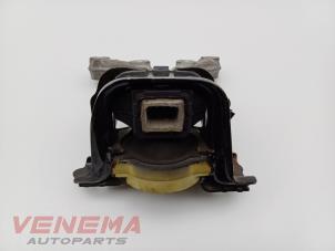 Engine mount from a Peugeot 208 I (CA/CC/CK/CL) 1.2 12V e-THP PureTech 110 2017