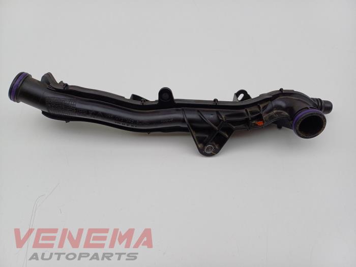Begagnade Vattenrör Peugeot 208 I (CA/CC/CK/CL) 1.2 12V e-THP PureTech 110 Pris € 9,99 Marginaltabell erbjuds av Venema Autoparts