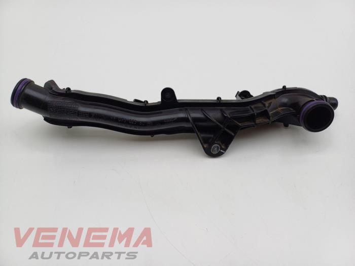 Begagnade Vattenrör Peugeot 208 I (CA/CC/CK/CL) 1.2 12V e-THP PureTech 110 Pris € 9,99 Marginaltabell erbjuds av Venema Autoparts