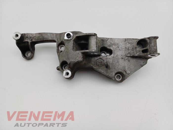 Usagé Support dynamo haut Peugeot 208 I (CA/CC/CK/CL) 1.2 12V e-THP PureTech 110 Prix € 29,99 Règlement à la marge proposé par Venema Autoparts