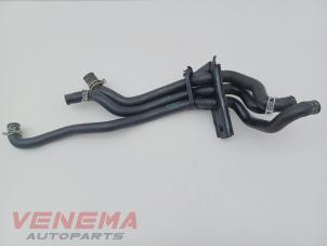 Begagnade Slang (diverse) BMW 5 serie (F10) 550i V8 32V TwinPower Turbo Pris € 39,99 Marginaltabell erbjuds av Venema Autoparts