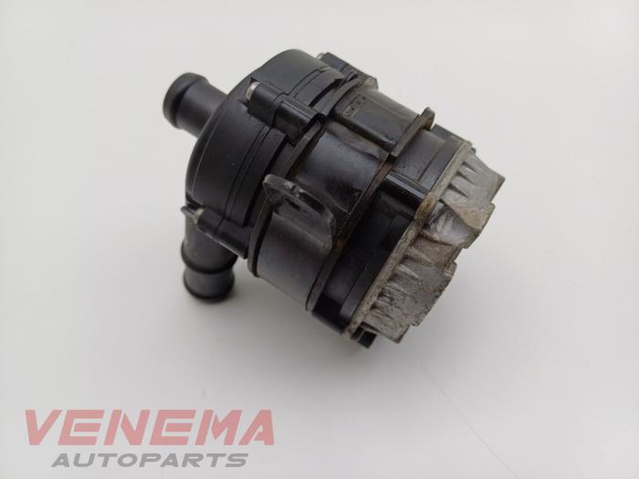 Begagnade Vattenpump Volkswagen Golf VII (AUA) 1.4 GTE 16V Pris € 14,99 Marginaltabell erbjuds av Venema Autoparts