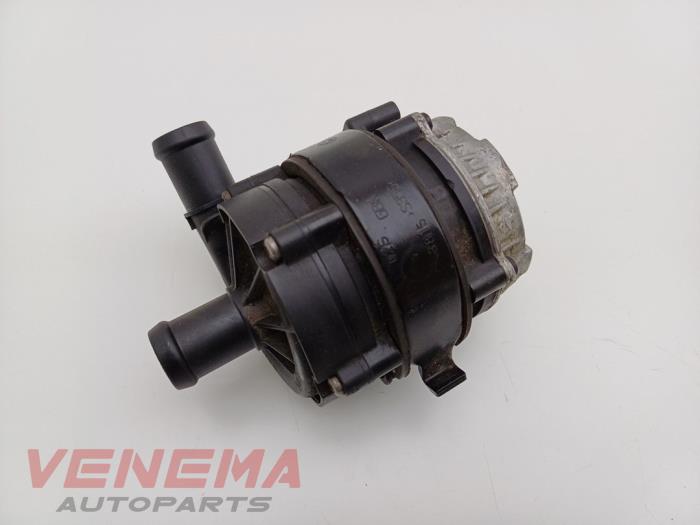Wasserpumpe van een Volkswagen Golf VII (AUA) 1.4 GTE 16V 2016
