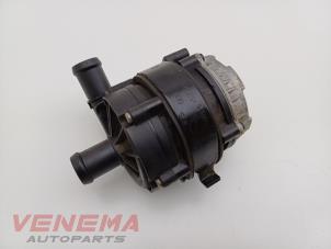 Wasserpumpe van een Volkswagen Golf VII (AUA) 1.4 GTE 16V 2016