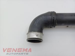 Intercooler Rohr van een Volkswagen Caddy III (2KA,2KH,2CA,2CH) 1.9 TDI 2010