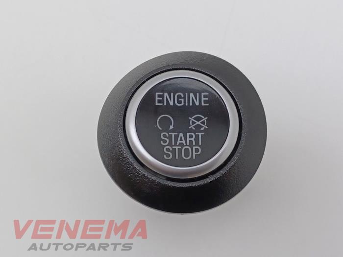 Usagé Commande start/stop Ford Focus 3 Wagon 1.0 Ti-VCT EcoBoost 12V 125 Prix € 14,99 Règlement à la marge proposé par Venema Autoparts
