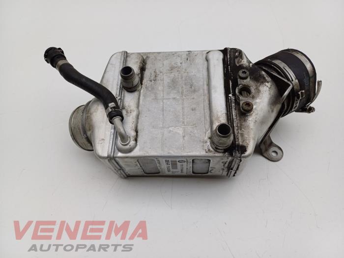 Usados Intercooler BMW 5 serie (F10) 550i V8 32V TwinPower Turbo Precio € 99,99 Norma de margen ofrecido por Venema Autoparts