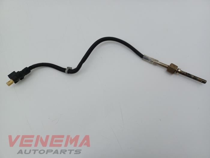 Usagé Sensor température d’échappement Mercedes C Estate (S205) C-250 CDI BlueTEC, C-250 d 2.2 16V Prix € 39,99 Règlement à la marge proposé par Venema Autoparts