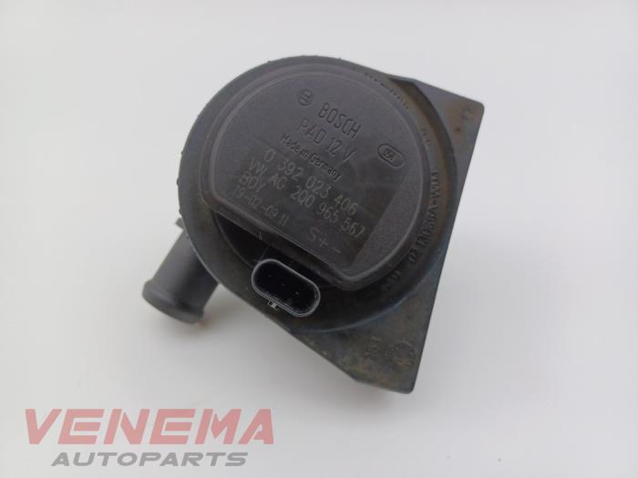 Usagé Pompe à eau Volkswagen T-Cross 1.0 TSI 115 12V Prix € 19,99 Règlement à la marge proposé par Venema Autoparts