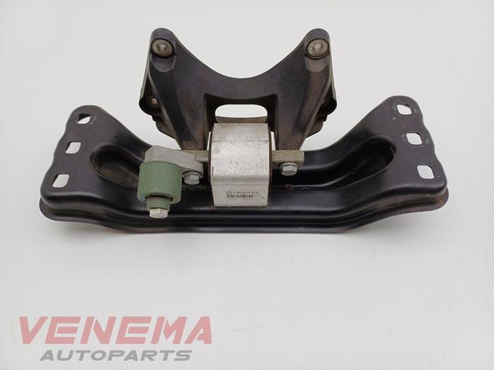 Used Engine mount Mercedes C Estate (S205) C-250 CDI BlueTEC, C-250 d 2.2 16V Price € 29,99 Margin scheme offered by Venema Autoparts