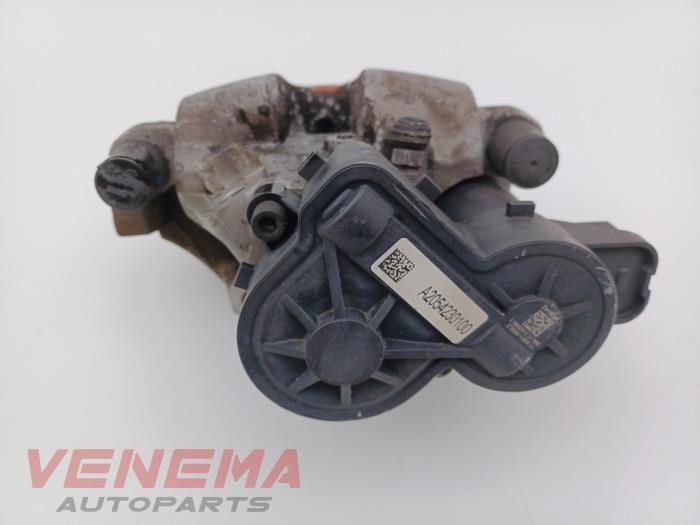 Gebrauchte Bremszange links hinten Mercedes C Estate (S205) C-250 CDI BlueTEC, C-250 d 2.2 16V Preis € 44,99 Margenregelung angeboten von Venema Autoparts