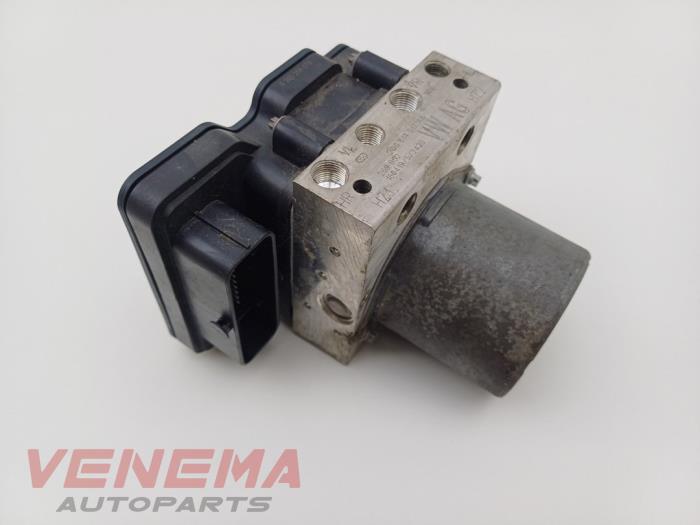 Begagnade ABS-pump Volkswagen Polo VI (AW1) 1.0 TSI 12V Pris € 24,99 Marginaltabell erbjuds av Venema Autoparts