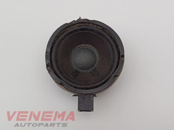 Używane Glosnik Mercedes A (177.0) 1.3 A-200 Turbo 16V Cena € 9,99 Procedura marży oferowane przez Venema Autoparts