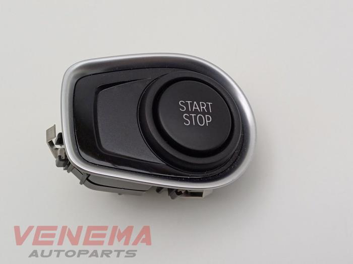 Używane Przelacznik Start/Stop BMW X1 (F48) xDrive 25e 1.5 12V TwinPower Turbo Cena € 34,99 Procedura marży oferowane przez Venema Autoparts