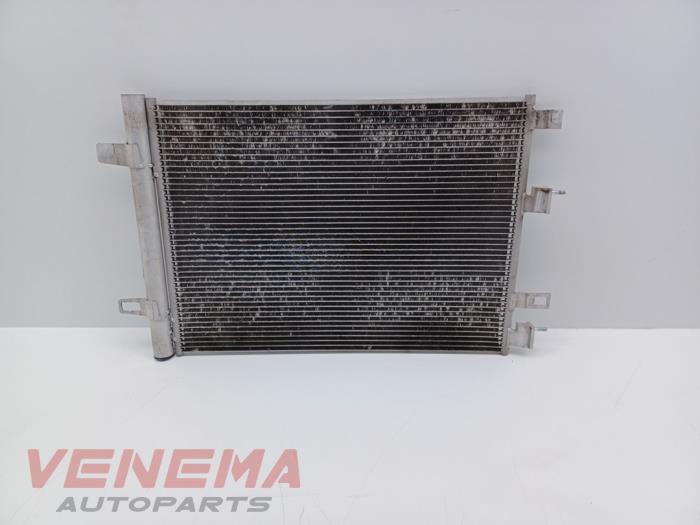 Usagé Condenseur de climatisation Mercedes A (177.0) 1.3 A-200 Turbo 16V Prix € 69,99 Règlement à la marge proposé par Venema Autoparts