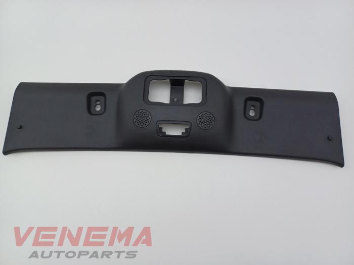 Gebrauchte Abdeckplatte sonstige Fiat 500 Abarth Preis € 49,99 Margenregelung angeboten von Venema Autoparts