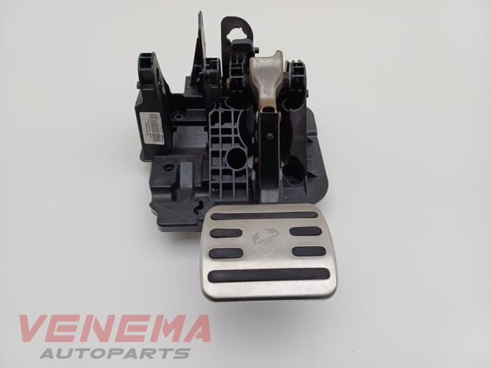 Używane Pedal hamulca Fiat 500 Abarth Cena € 179,99 Procedura marży oferowane przez Venema Autoparts