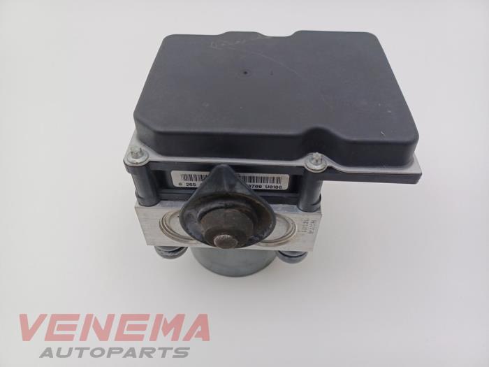 Używane Pompa ABS Fiat 500 Abarth Cena € 49,99 Procedura marży oferowane przez Venema Autoparts