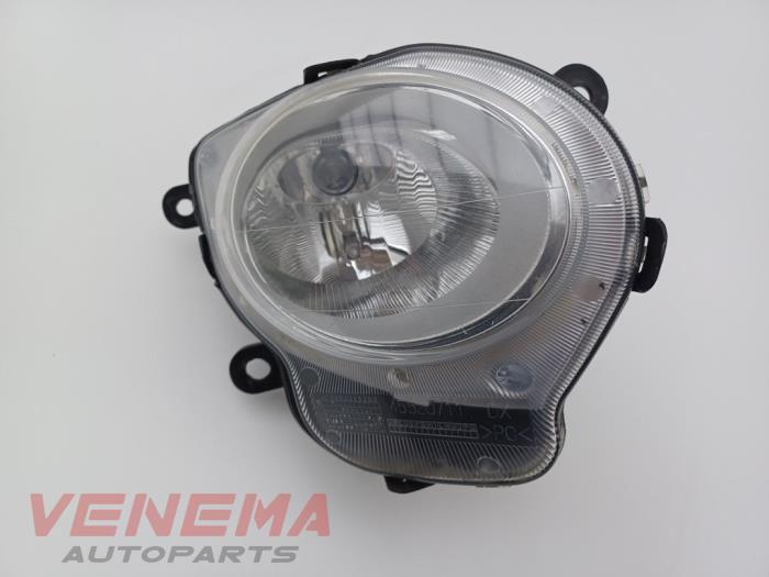 Używane Reflektor prawy Fiat 500 Abarth Cena € 249,99 Procedura marży oferowane przez Venema Autoparts