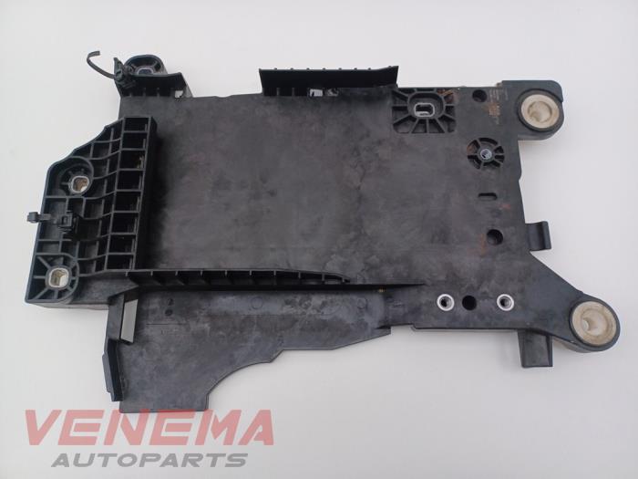 Begagnade Batterilåda Mini Mini (F56) 1.5 12V One Pris € 14,99 Marginaltabell erbjuds av Venema Autoparts