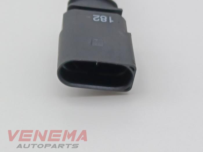 Lambda probe from a Volkswagen Golf Sportsvan (AUVS) 1.2 TSI 16V 2015