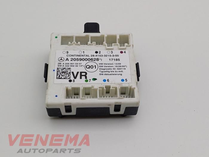 Używane Modul centralnego zamka Mercedes C-Klasse AMG (W205) C-63 S,Edition 1 AMG 4.0 V8 Biturbo Cena € 24,99 Procedura marży oferowane przez Venema Autoparts