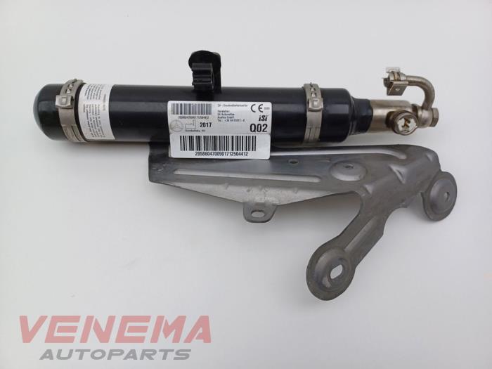 Używane Generator gazu Mercedes C-Klasse AMG (W205) C-63 S,Edition 1 AMG 4.0 V8 Biturbo Cena € 74,99 Procedura marży oferowane przez Venema Autoparts