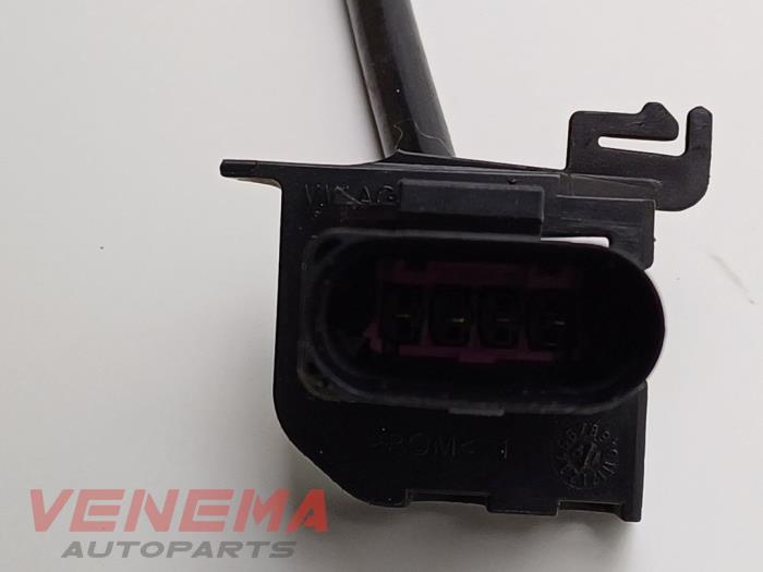 Lambda probe from a Seat Ibiza V (KJB) 1.0 TSI 12V 2020