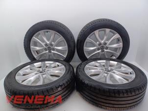 Usagé Jeu de jantes sport + pneus Mazda CX-5 I (KE,GH) 2.2 Skyactiv D 16V 4WD Prix € 499,99 Règlement à la marge proposé par Venema Autoparts